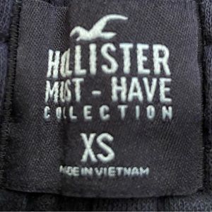 Xs mens must have sweats. Worn once or twice. Hollister